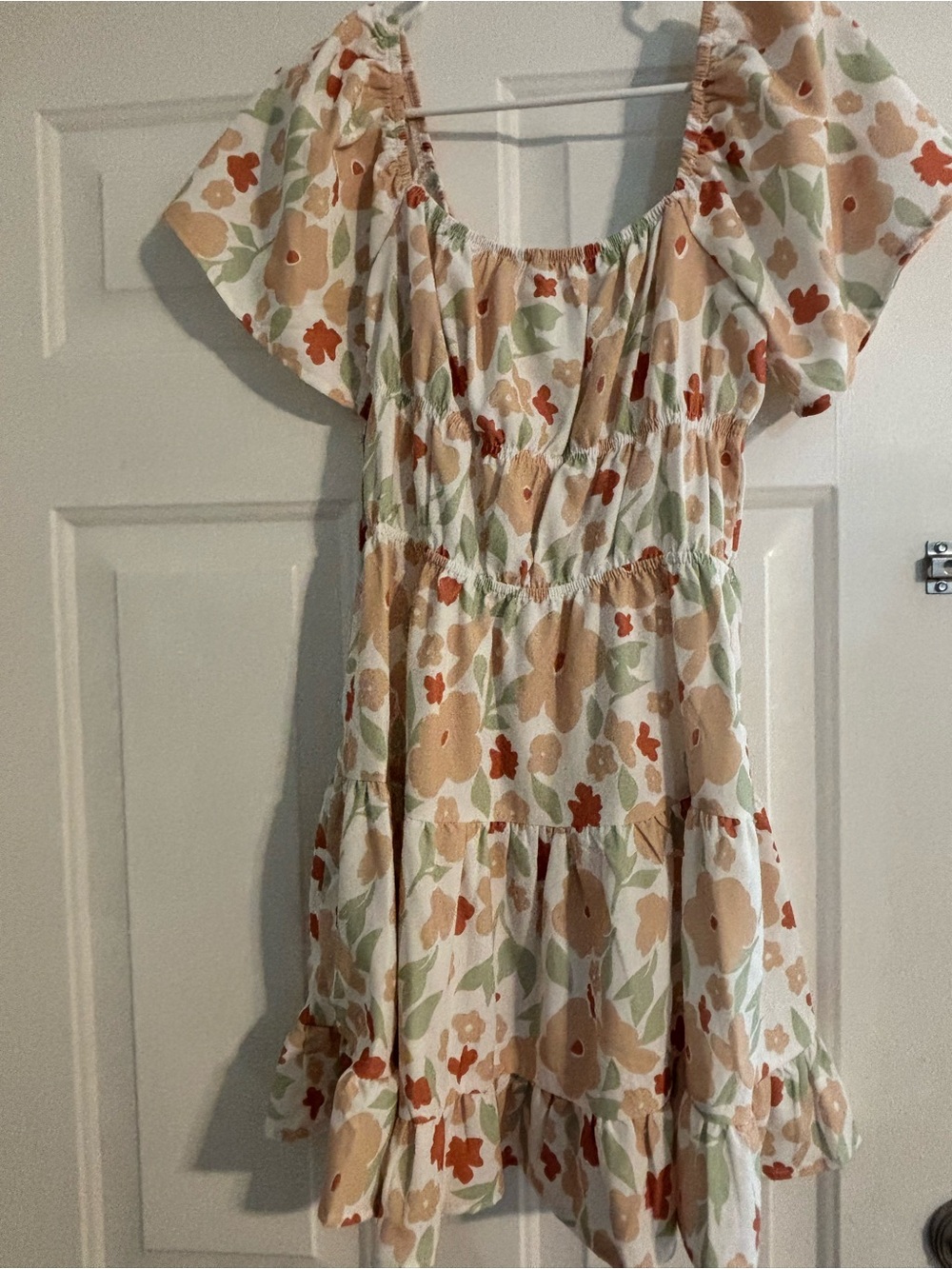 Women’s Floral Tiered Short Dress in Cream and Peach